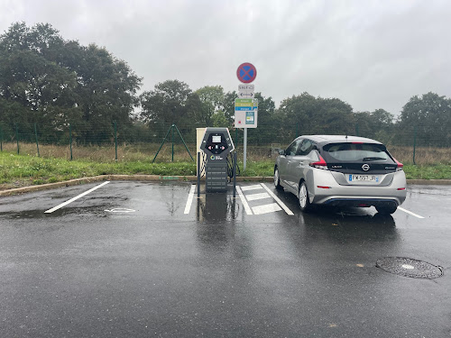 Borne de recharge de véhicules électriques SIEML 49 Charging Station La Romagne