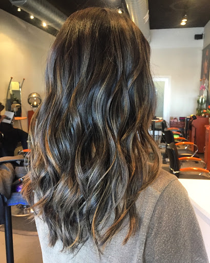 Hair Salon «Estate Beauty Hair Salon», reviews and photos, Estate Beauty Hair Salon, 8515 California Route 2, West Hollywood, CA 90069, USA