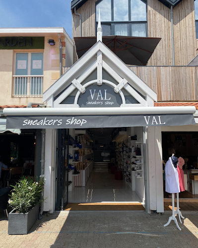 VAL SNEAKERS SHOP à Lacanau