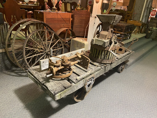 Thrift Store «Pocket Change Thrift, Antiques, and re-purpose store», reviews and photos, 1300 E State St, Alliance, OH 44601, USA