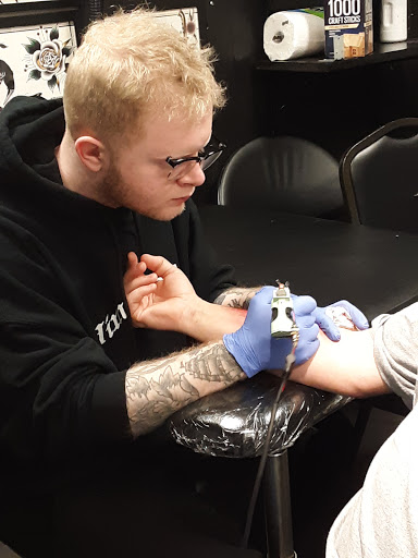 Tattoo Shop «Boston Street Tattoo», reviews and photos, 555 Boston St, Lynn, MA 01905, USA