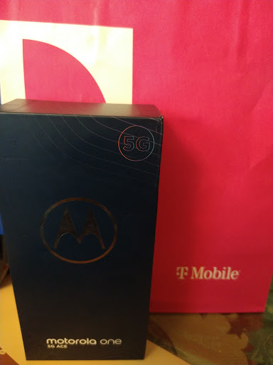 Cell Phone Store «T-Mobile», reviews and photos, 144 Chartley Dr, Reisterstown, MD 21136, USA