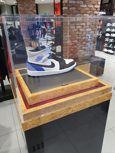 Reviews of Foot Locker in Newcastle upon Tyne - Shoe store