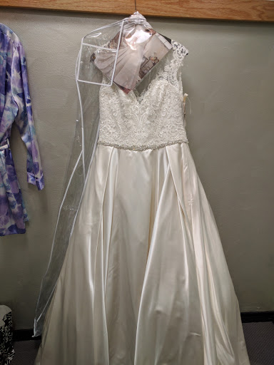 Bridal Shop «Brides & Belles of Tyler», reviews and photos, 107 E 7th St, Tyler, TX 75701, USA