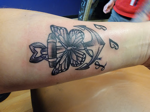 Tattoo Shop «The Ink Link Tattoo Co.», reviews and photos, 512 S 13th St, Omaha, NE 68102, USA