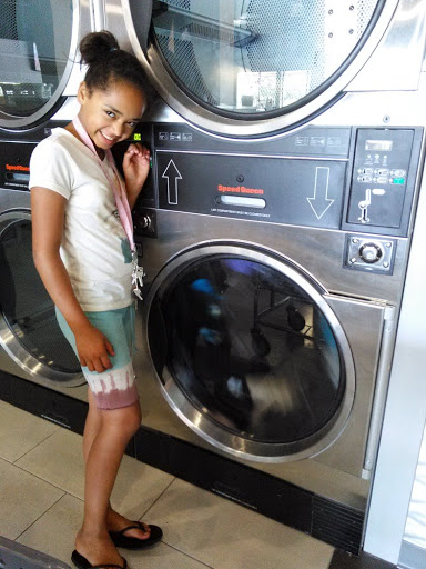 Laundromat «Spin Cycle Laundry of Sacramento», reviews and photos, 4250 Fruitridge Rd, Sacramento, CA 95820, USA