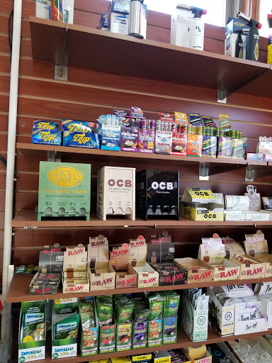 Tobacco Shop «La Tia Smoke Shop», reviews and photos, 154 Maverick St, East Boston, MA 02128, USA