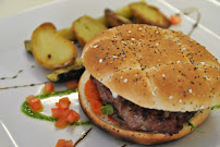 Hamburger du Restaurant de grillades Léonie - Bistro & Grillades à L'Hospitalet-du-Larzac - n°3