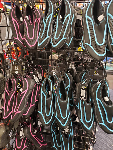 Sporting Goods Store «Big 5 Sporting Goods», reviews and photos, 510 Contra Costa Blvd, Pleasant Hill, CA 94523, USA