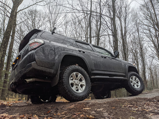 Tire Shop «Discount Tire Store - Woodbury, MN», reviews and photos, 570 Woodbury Dr, Woodbury, MN 55125, USA