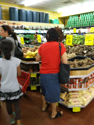 Grocery Store «Bravo Supermarkets», reviews and photos, 519 S Orange Blossom Trail, Apopka, FL 32703, USA