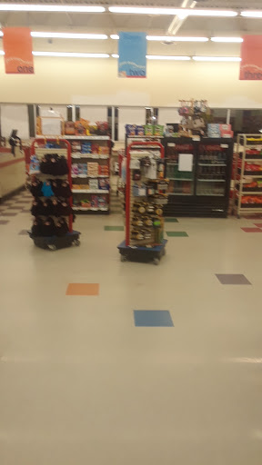 Grocery Store «Save-A-Lot», reviews and photos, 1918 N Dort Hwy, Flint, MI 48506, USA