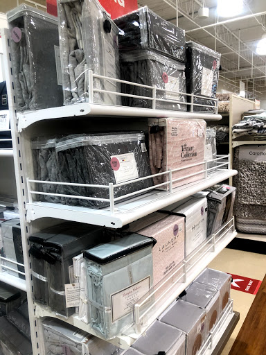 Department Store «HomeGoods», reviews and photos, 162 Everett Ave, Chelsea, MA 02150, USA