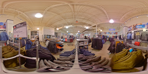 Sportswear Store «Columbia Sportswear Outlet», reviews and photos, 6800 Oxon Hill Rd #600, Oxon Hill, MD 20745, USA