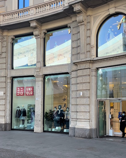 Stores to buy women's tank tops Milan