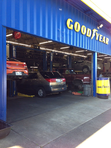 Auto Repair Shop «Courtesy Auto Service & Tire of Tacoma», reviews and photos, 4502 S Steele St #701, Tacoma, WA 98409, USA