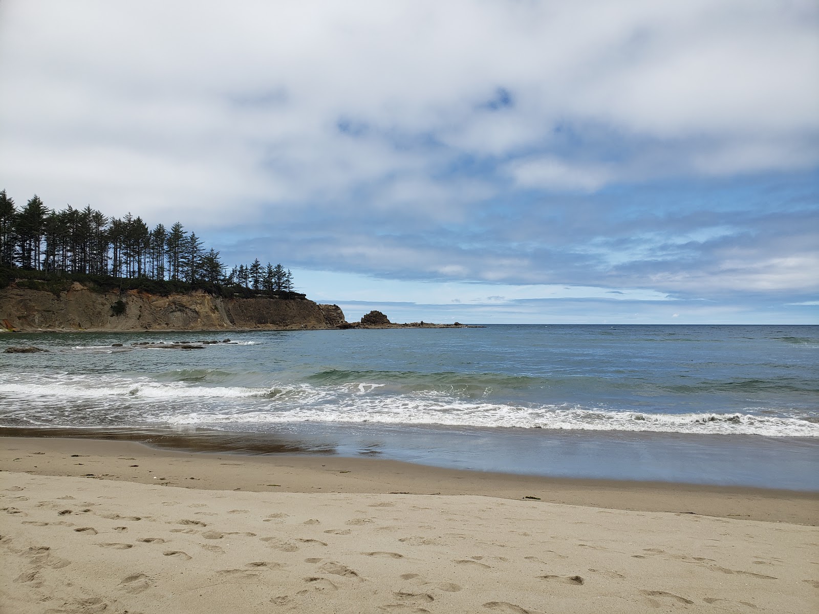 Foto von Bastendorff Beach mit lange, gerade küste