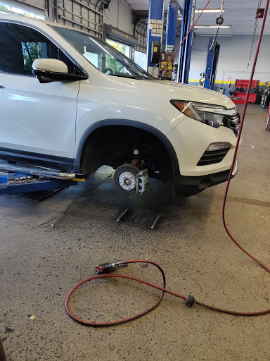 Tire Shop «Goodyear Auto Service Center», reviews and photos, 3690 Bird Rd, Coral Gables, FL 33133, USA