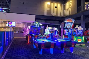 Dave & Buster's Schaumburg image