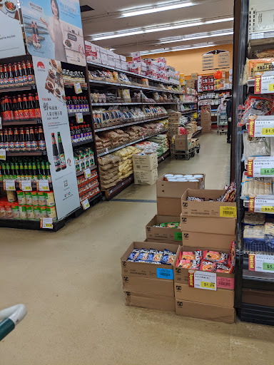 Shopping Mall «Great Wall Shopping Mall», reviews and photos, 18230 E Valley Hwy, Kent, WA 98032, USA