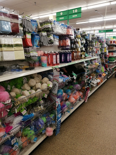 Dollar Store «Dollar Tree», reviews and photos, 918 E New York St #130, Aurora, IL 60505, USA