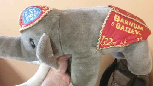 Thrift Store «Goodwill Ft. Pierce Clearance Center», reviews and photos, 815 S Kings Hwy, Fort Pierce, FL 34945, USA