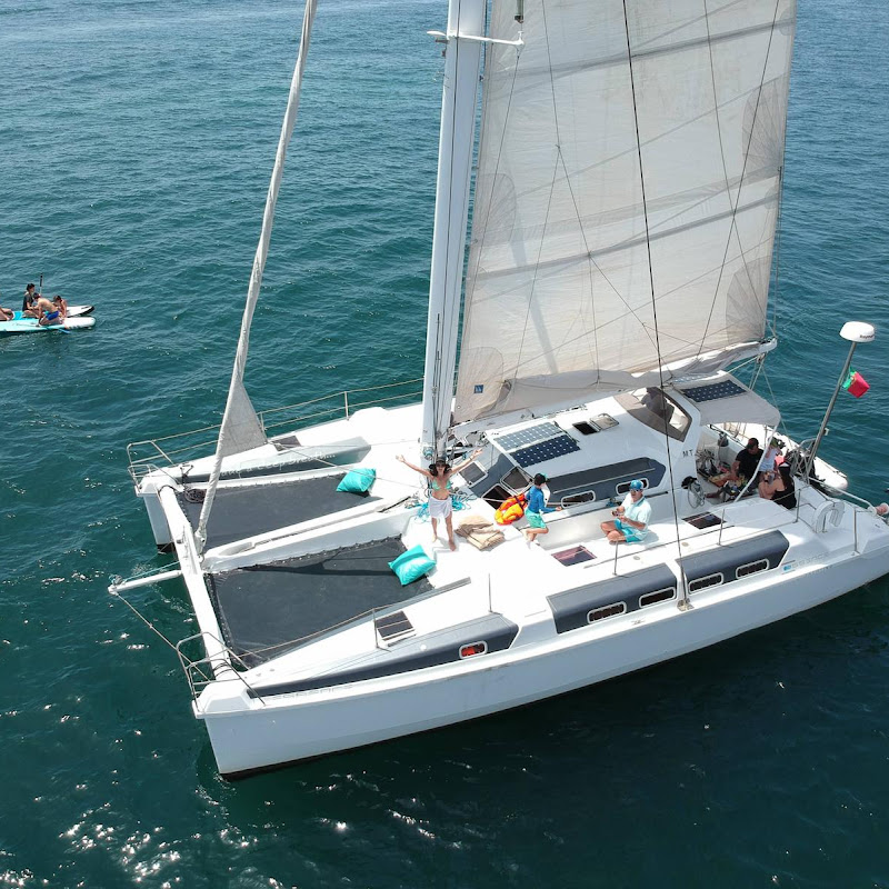 ESSENCE YACHTING - Private Catamaran Tours