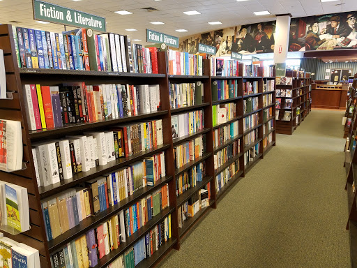 Book Store «Barnes & Noble Booksellers East Brunswick», reviews and photos, 753 New Brunswick Ave, East Brunswick, NJ 08816, USA
