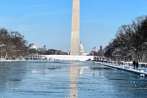 Lincoln Memorial Reflecting Pool image