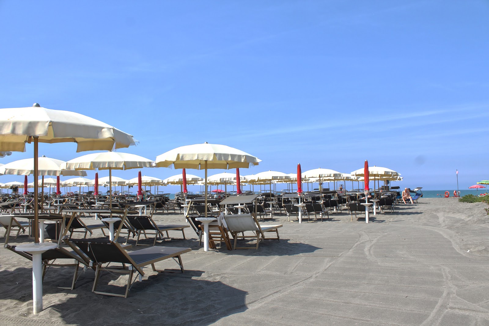 Foto von Lido di Tarquinia beach - beliebter Ort unter Entspannungskennern