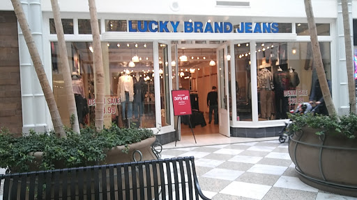 Shopping Mall «Hillsdale Shopping Center», reviews and photos, 60 E 31st Ave, San Mateo, CA 94403, USA