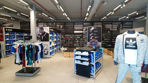 adidas Outlet Store Buenos Aires, Arcos