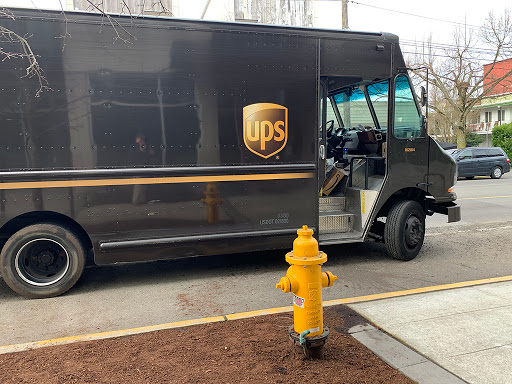Shipping and Mailing Service «UPS Customer Center», reviews and photos, 4455 7th Ave S, Seattle, WA 98108, USA