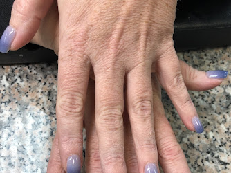 Lucy’s Nails