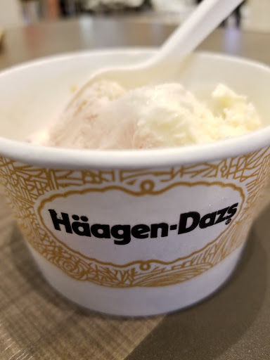Ice Cream Shop «Haagen-DazsÂ® Ice Cream Shop», reviews and photos, 4400 Sharon Rd, Charlotte, NC 28211, USA