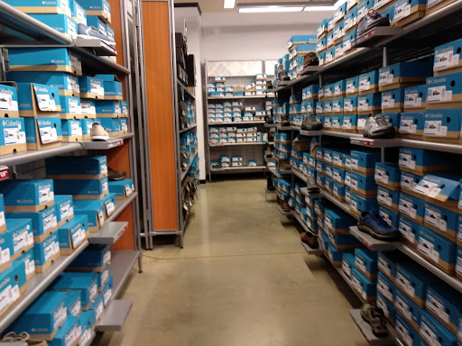 Sportswear Store «Columbia Sportswear Outlet», reviews and photos, 6800 Oxon Hill Rd #600, Oxon Hill, MD 20745, USA