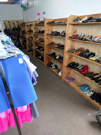 Thrift Store «Rescue Mission Thrift Store», reviews and photos, 1078 Tunnel Rd, Asheville, NC 28805, USA