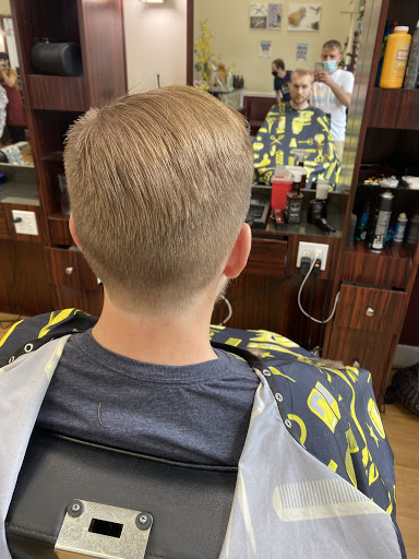 Barber Shop «TL Barbershop», reviews and photos, 1800 Wilson Blvd Unit 130, Arlington, VA 22201, USA