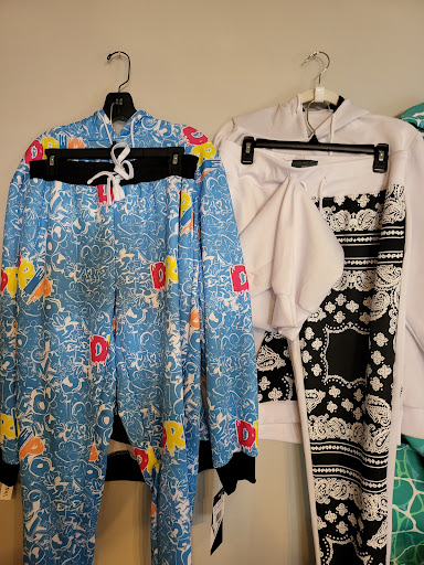 Antique Store «Vendor City Antiques, Flea Market & Cosignment», reviews and photos, 537 S Reed Rd, Kokomo, IN 46901, USA