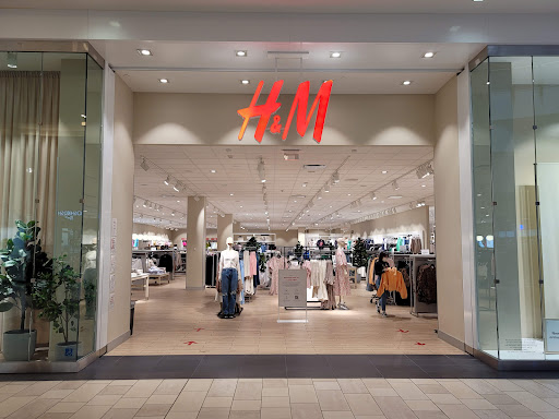 H&M, 5007 N Montclair Plaza Ln, Montclair, CA 91763, USA, 