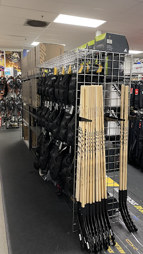 Sporting Goods Store «Play It Again Sports & Hockey», reviews and photos, 16929 WA-99 #110, Lynnwood, WA 98037, USA