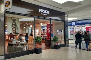 FOSSIL Outlet Store York image