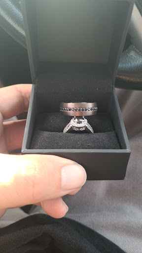 Jewelry Store «Zales - The Diamond Store», reviews and photos, 1246 Town East Mall, Mesquite, TX 75150, USA