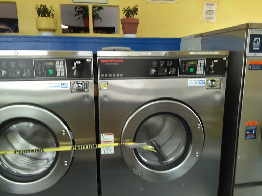 Laundromat «Mission Fiesta Laundry», reviews and photos, 5756 Mission St, San Francisco, CA 94112, USA