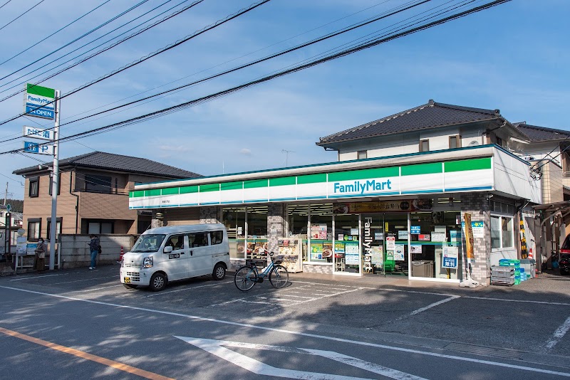 ファミリーマート 青梅大門店