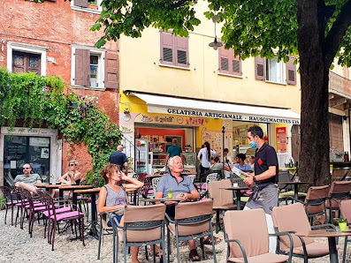 Gelateria Artigianale Parfum de Glace Piazza Statuto, 32/2, 37018 Malcesine VR, Italia