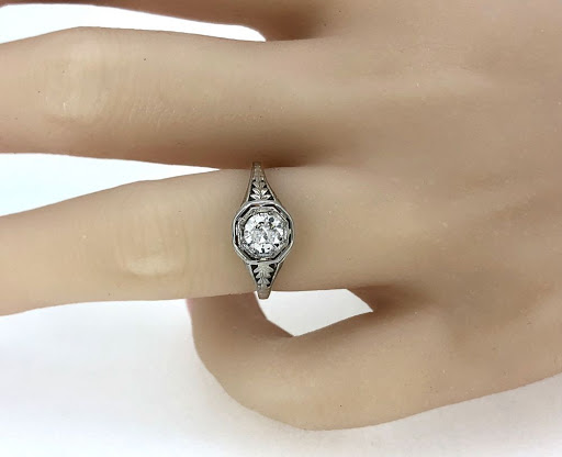 Jewelry Store «Gesner Estate Jewelry», reviews and photos, 1600 W Bay Dr, Largo, FL 33770, USA