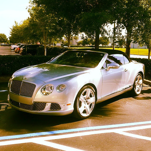 Auto Body Shop «Dayas Custom Auto», reviews and photos, 6650 Kingspointe Pkwy, Orlando, FL 32819, USA