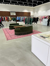 Photo n°3 de Zadig&Voltaire à Douains ()