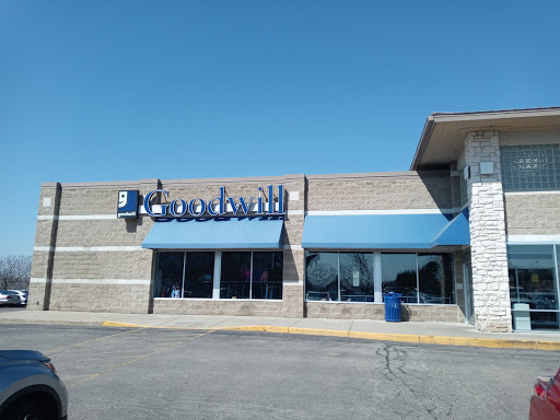 Goodwill Store & Donation Center, 6941 S Riverwood Blvd, Franklin, WI 53132, USA, 